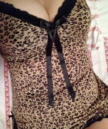 😘 Со мной вы почувствуете себя по-настоящему желанным и особенным. Вас ждет широкий спектр услуг – от нежного релакса до страстных эротических приключений. Фото настоящие – без обмана! 📷 У меня множество положительных отзывов от довольных клиентов, которые оценили мою опытность и умение удовлетворить все их желания. ✨ Если вы цените качество, стиль и красоту, то звоните мне прямо сейчас. Встречи проходят в уютной атмосфере, где вы сможете расслабиться и насладиться каждой минутой проведенного со мной времени. 🌹 Живу в Москве, так что добро пожаловать в мой уютный мир удовольствия! 💋 Ефросиния